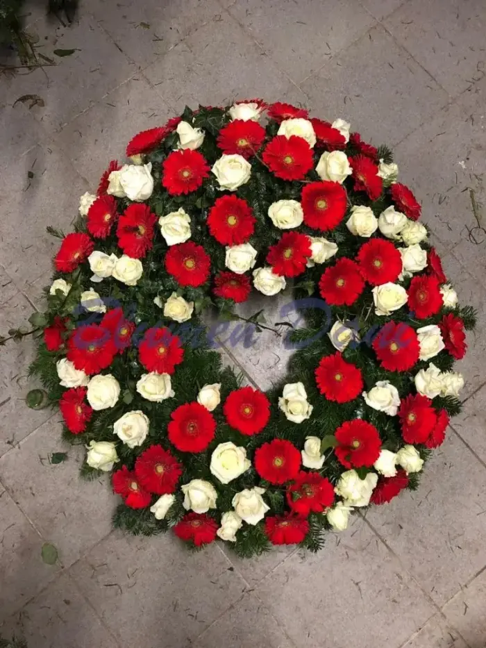 Gerbera-Rosen Kranz voll