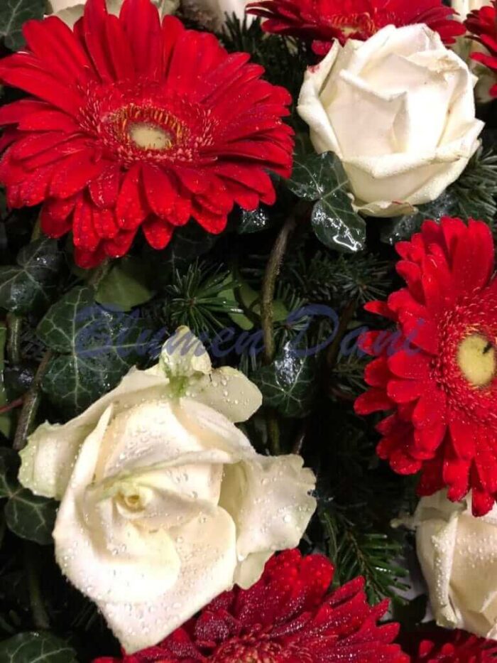 Gerbera-Rosen Kranz voll